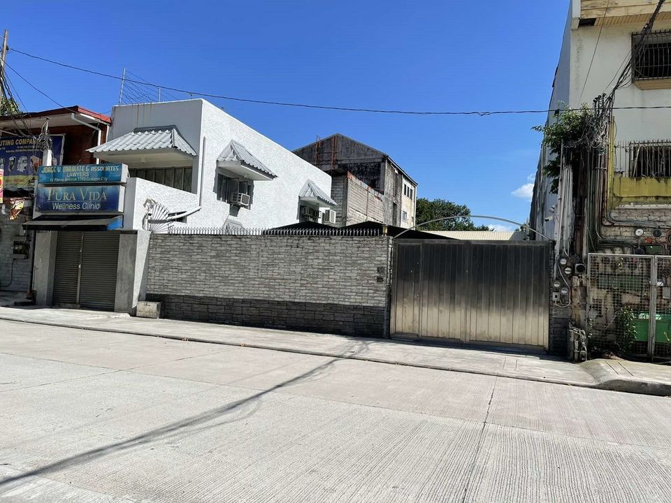 LOT WITH OLD HOUSE FOR SALE IN PANAY AVE. QUEZON CITY