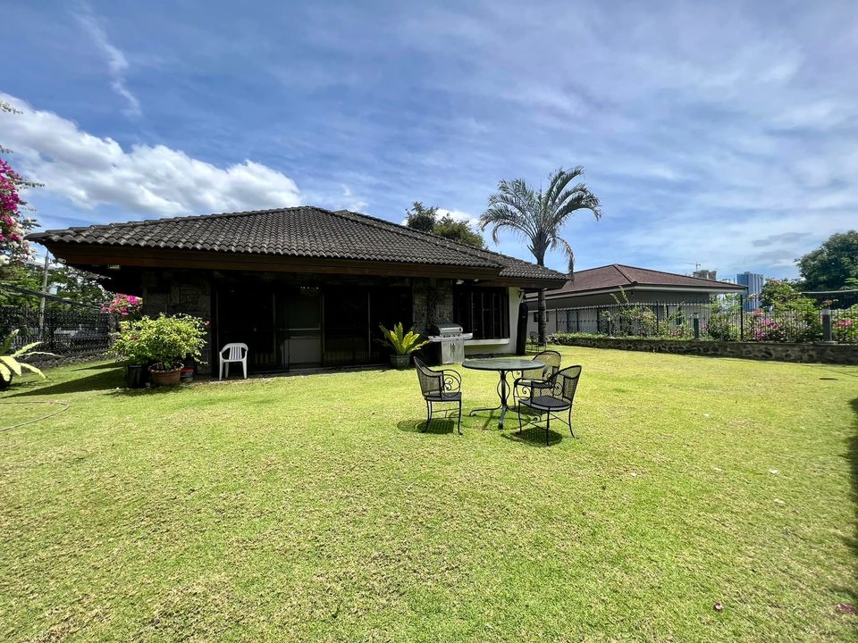 Multi-level Corner House & Lot for Sale in Valle Verde, Pasig City